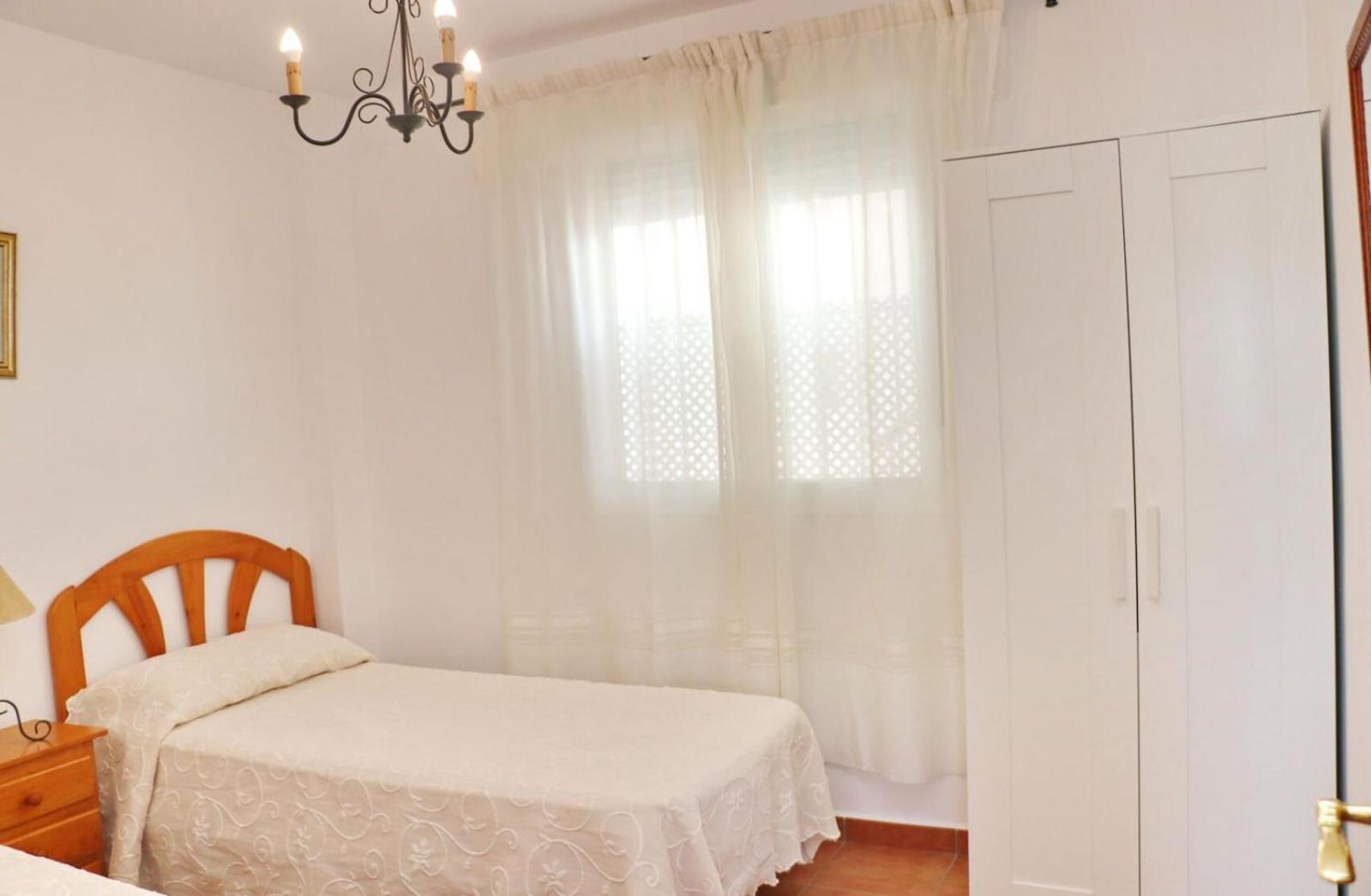 Apartamento Vistas Al Parque โกนิล เด ลาฟรอนเตรา ภายนอก รูปภาพ